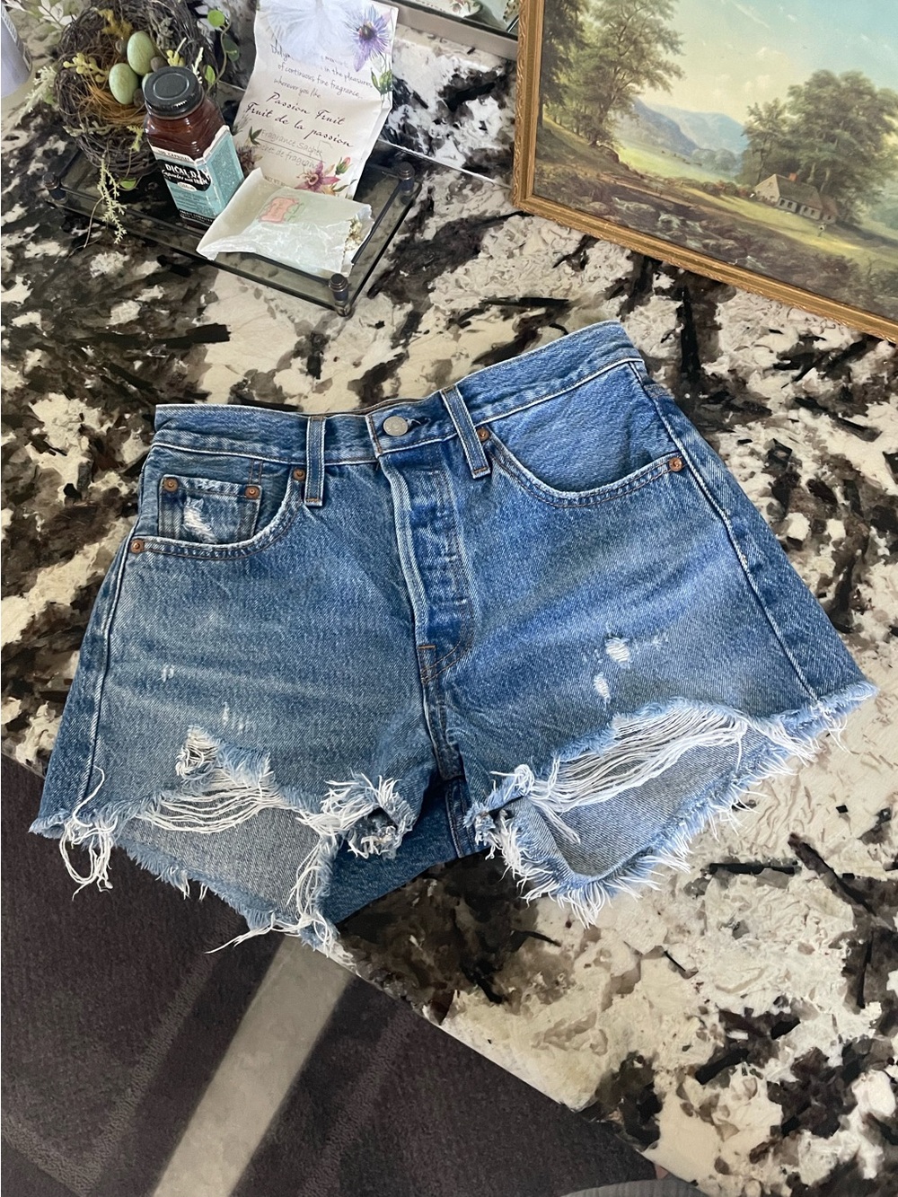 Levi’s 501 Distressed High-Rise Denim Shorts Size 25